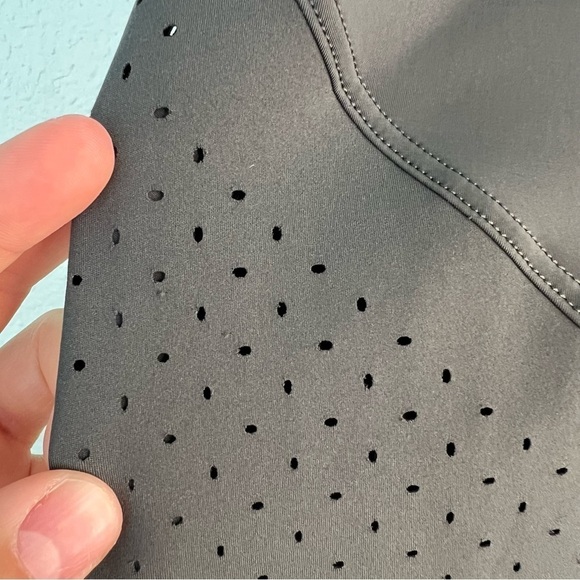 Lululemon Uncovered Strength High-Rise Crop 23" grey 4 - Picture 4 of 16